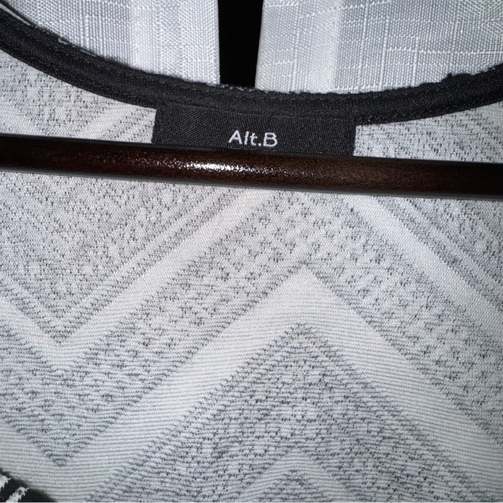 Alt B Sweetheart Neck Peplum Blouse (S) - Picture 2 of 3